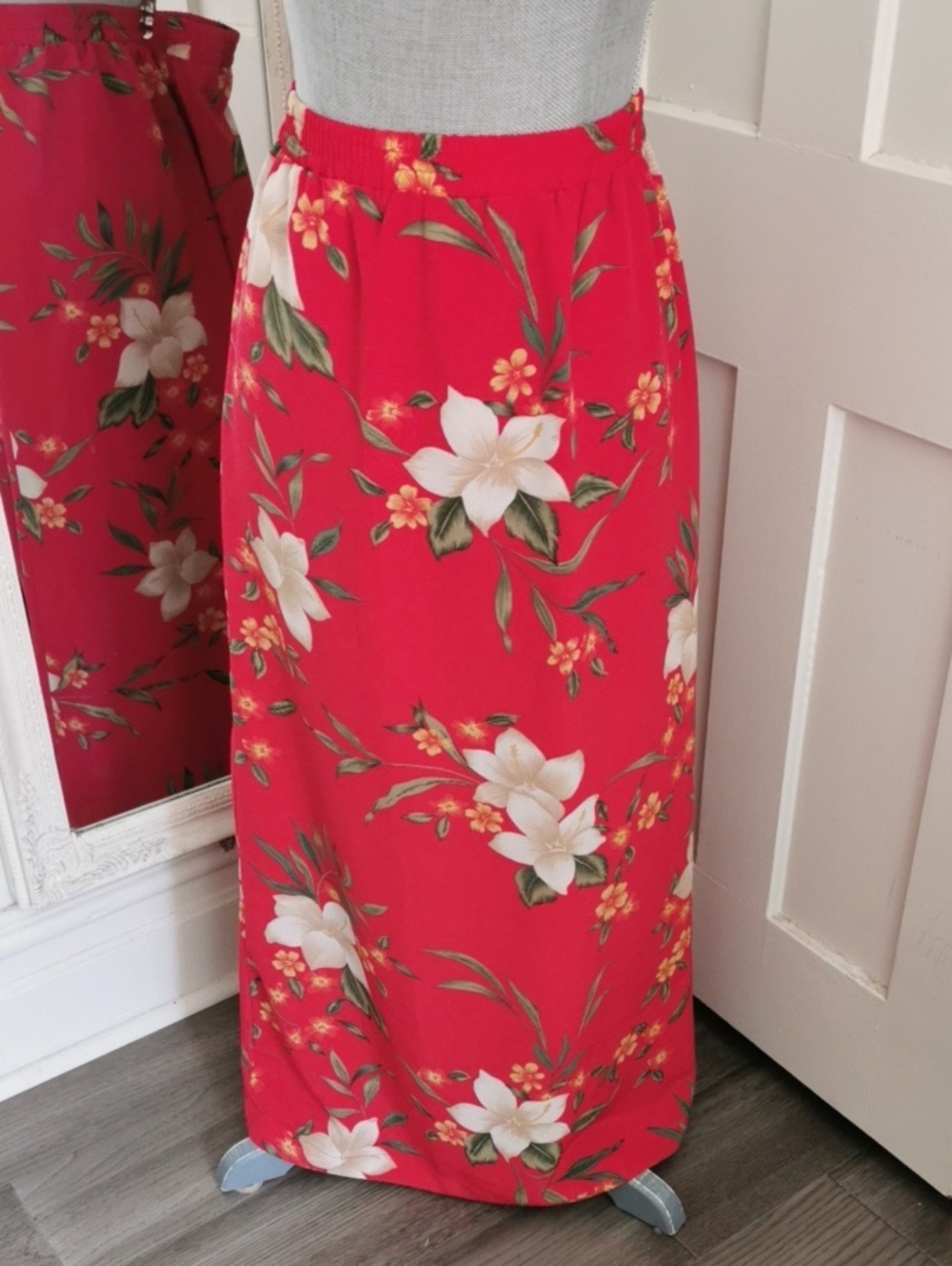 Abbey Rose Vibrant Maxi Floral  Cottagecore Elastic Waist Skirt. Size XL